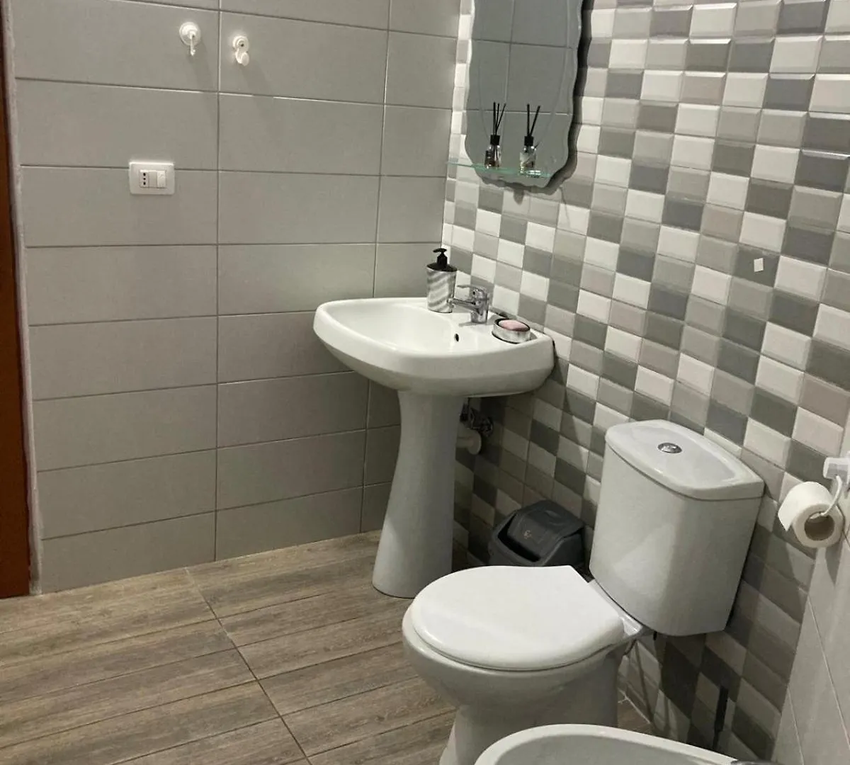 Teina Apartament Vlore 0*,